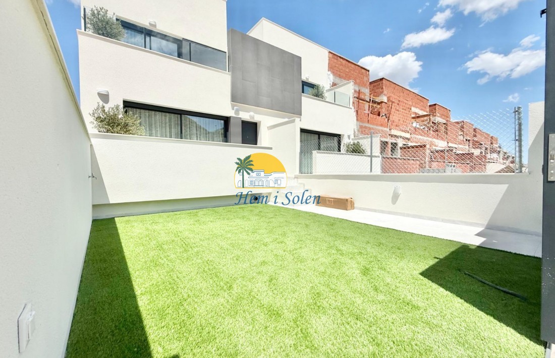 New Build - Town House -
Cox - San Fernando