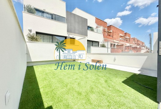 New Build - Town House -
Cox - San Fernando