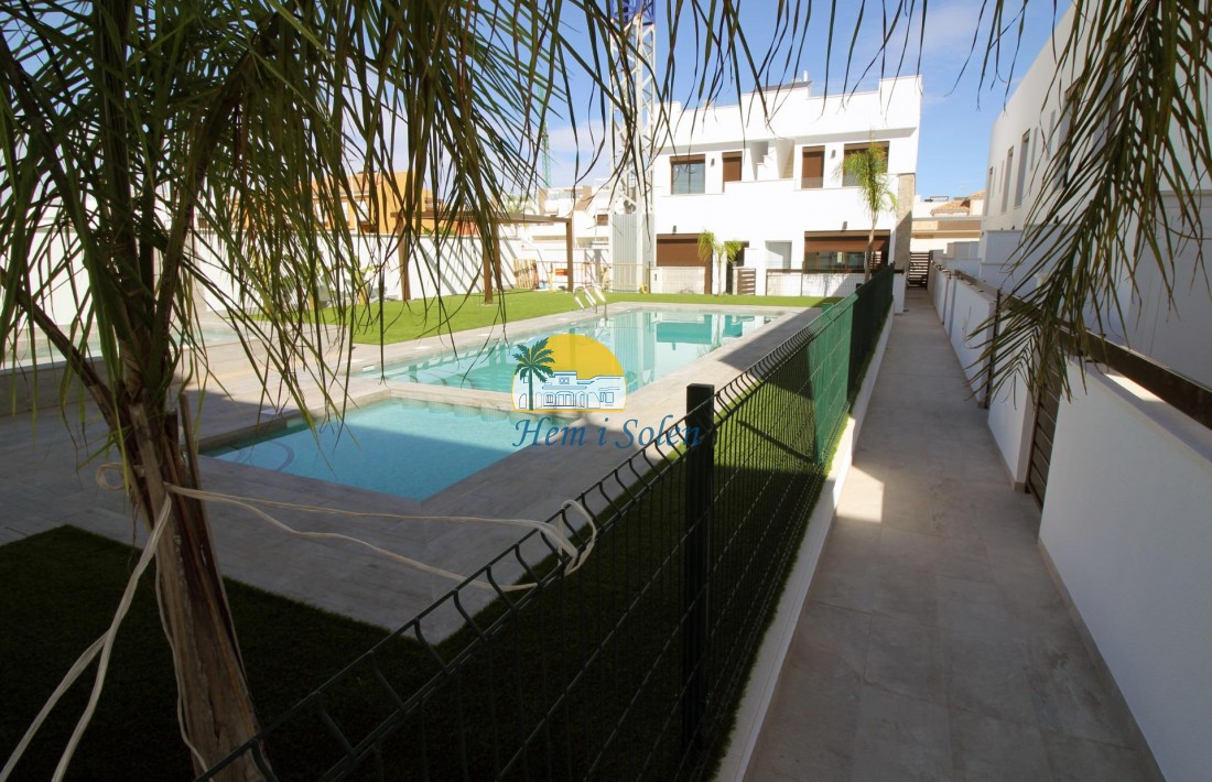 New Build - Town House -
Pilar de la Horadada - parque Andromeda