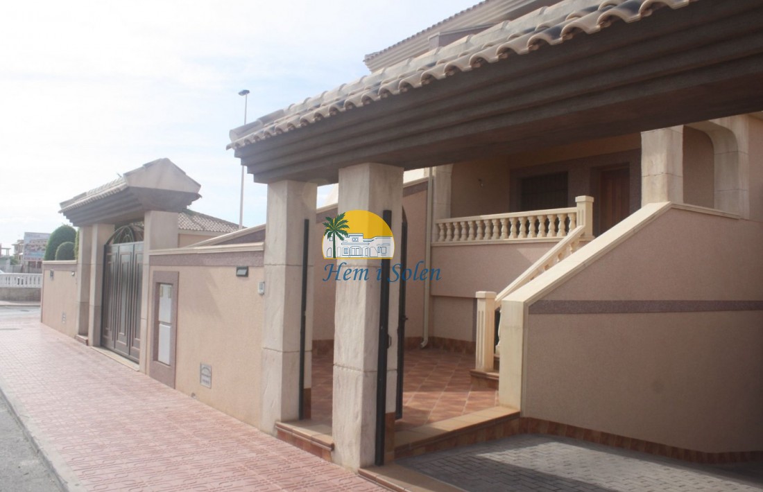Nueva construcción  -  -
Torrevieja - Los altos
