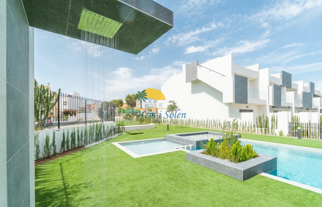 Nueva construcción  -  -
Torrevieja - Los balcones