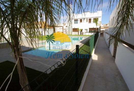 Nybyggd - Parhus -
Pilar de la Horadada - parque Andromeda