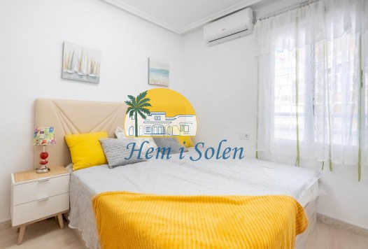 Resale - Apartment -
Torrevieja - La Mata