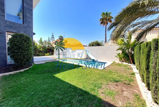 Resale - Villa -
Torrevieja - Torreblanca