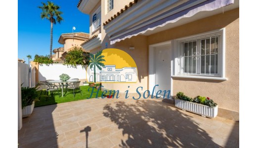 Villa - Återförsäljning - Punta Prima-Torrevieja - Costa Blanca