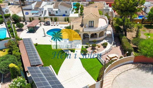 Villa - Återförsäljning - Torrevieja - La Siesta - El Salado - Torreta
