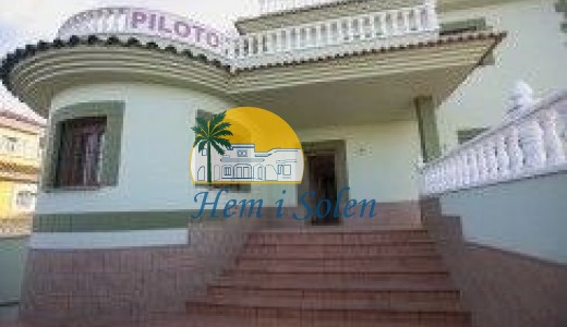 Villa - Nueva construcción  - Torrevieja - Los altos