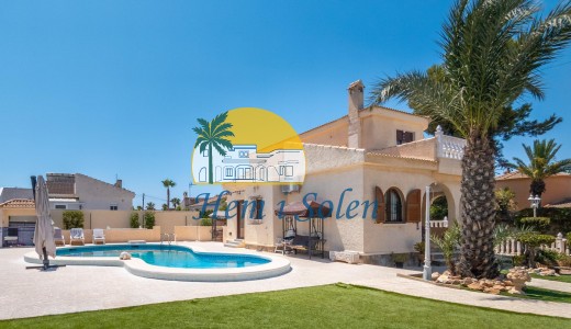 Återförsäljning - Villa -
Torrevieja - La Siesta - El Salado - Torreta