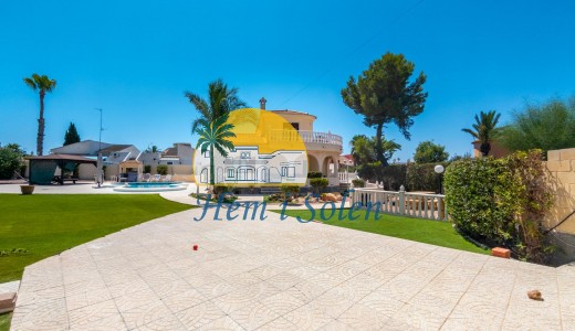 Återförsäljning - Villa -
Torrevieja - La Siesta - El Salado - Torreta