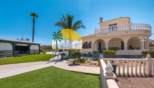 Återförsäljning - Villa -
Torrevieja - La Siesta - El Salado - Torreta
