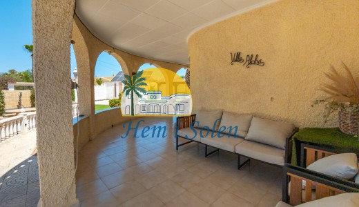 Återförsäljning - Villa -
Torrevieja - La Siesta - El Salado - Torreta