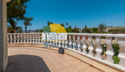 Återförsäljning - Villa -
Torrevieja - La Siesta - El Salado - Torreta