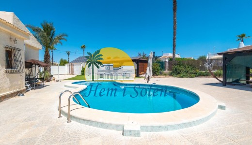 Återförsäljning - Villa -
Torrevieja - La Siesta - El Salado - Torreta