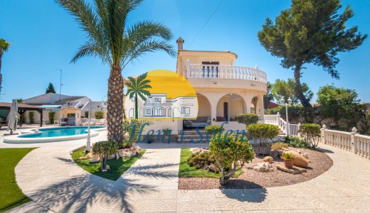 Återförsäljning - Villa -
Torrevieja - La Siesta - El Salado - Torreta