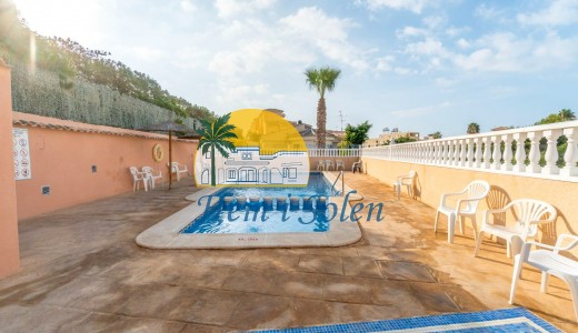 Resale - Duplex -
Playa Flamenca